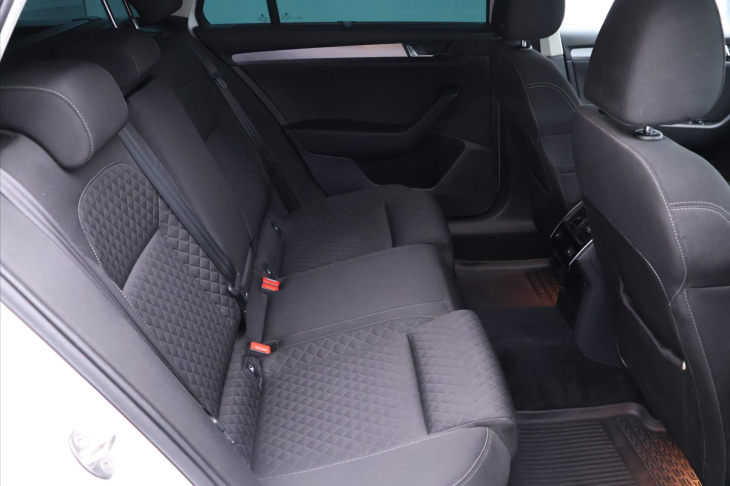 Škoda Superb 1,6 TDI 88kW DSG Style Xenon