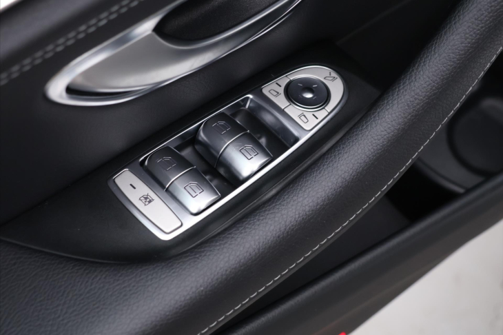 Mercedes-Benz Třídy E 2.0 220d 143kW 4Matic Aut.