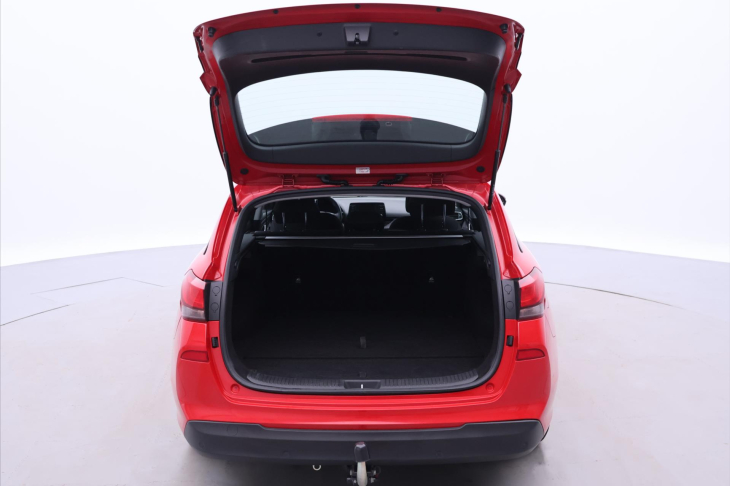 Hyundai i30 1,6 CDRi 81kW CZ Klima Tažné