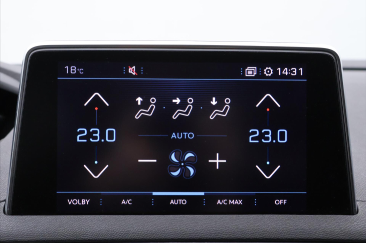 Peugeot 3008 1,2 PT 96kW Allure Pano 1.Maj