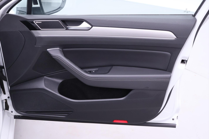 Volkswagen Passat 2,0 TSI 206kW R-line Highline