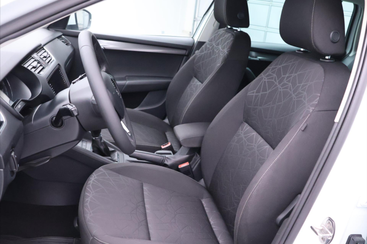 Škoda Octavia 1,6 TDI Clever Navi LED