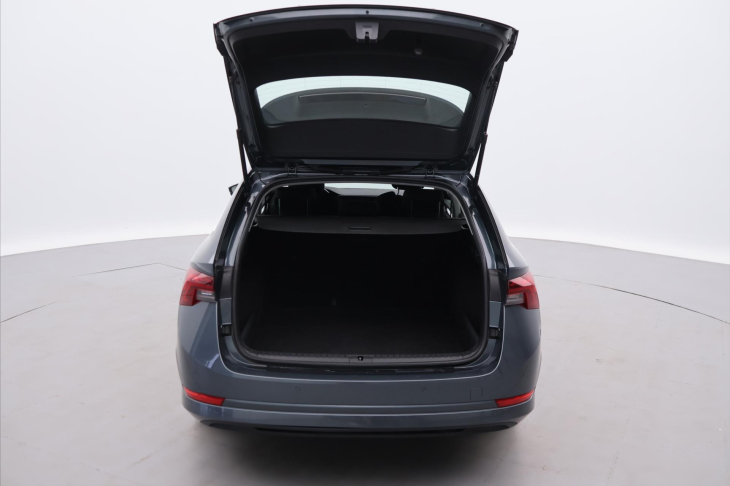 Škoda Octavia 2,0 TDI 110kW DSG Style 4x4 DPH CZ