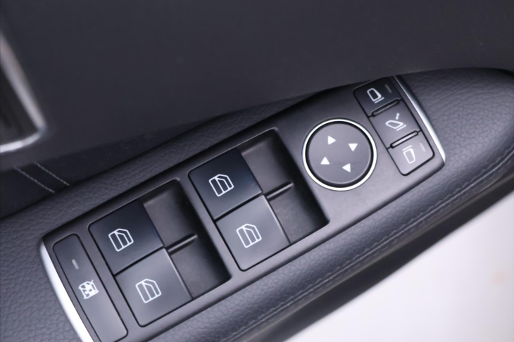 Mercedes-Benz Třídy E 3,0 350d 190kW 4Matic 1.Maj.