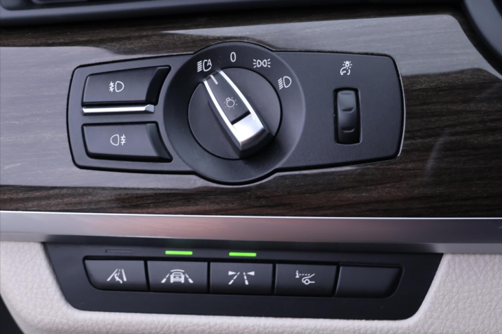 BMW Řada 7 3,0 190kW Xdrive ALU Kůže Šíbr