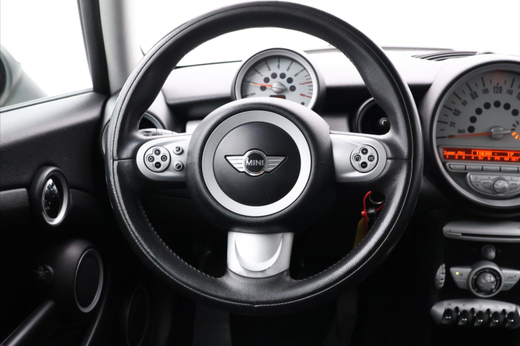 Mini Clubman 1,6 i 88kW Klima STK 05/2028
