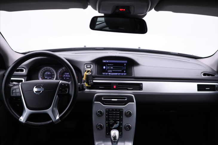 Volvo V70 2,4 D5 158 kW Summum