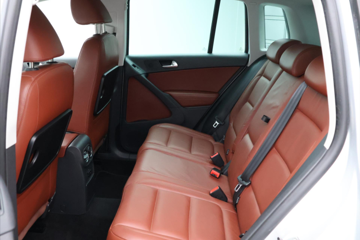 Volkswagen Tiguan 2,0 103KW KŮŽE DSG 4MOTION ALU