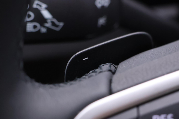 Volkswagen Touran 2,0 TDI DSG Highline 7Míst DPH