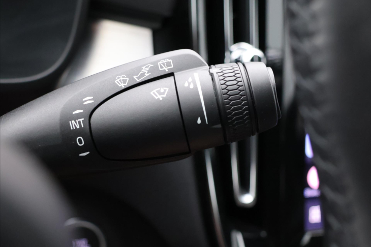 Volvo XC40 2.0 B3 120kW Core DCT CZ DPH
