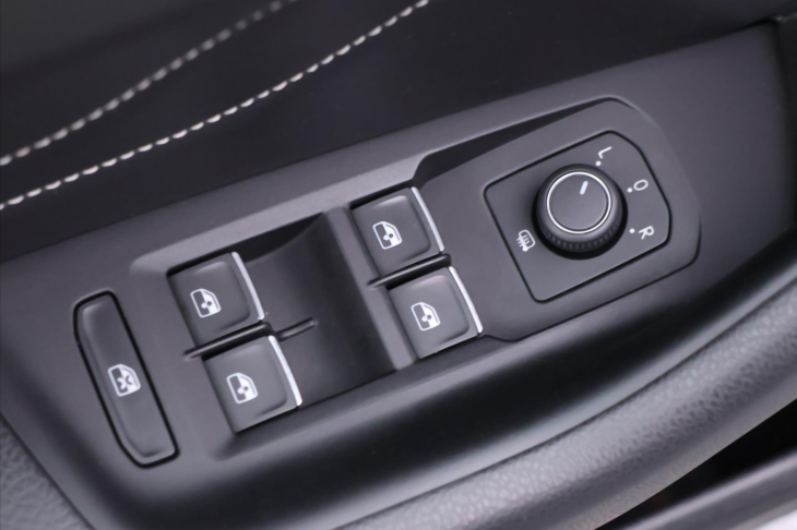 Volkswagen Passat 2,0 TDI 110kW DSG Elegance DPH