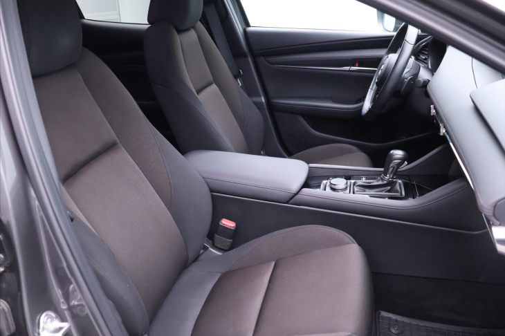 Mazda 3 2,0 e-Skyactiv Aut CZ 1.Maj DPH