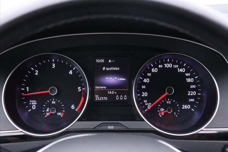 Volkswagen Passat 1,6 TDI Comfortline Navi DPH