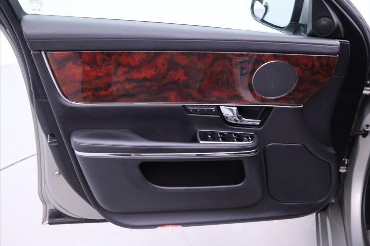 Jaguar XJ 3,0 D 202kW V6 Luxury