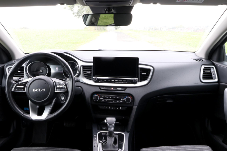 Kia Ceed 1,5 T-GDI 117kW DCT TOP DPH CZ