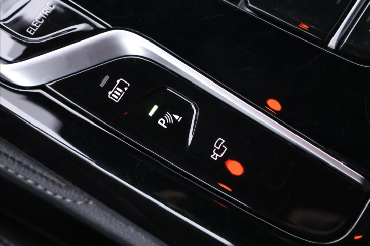 BMW Řada 5 2,0 530e xDrive Automat CZ DPH