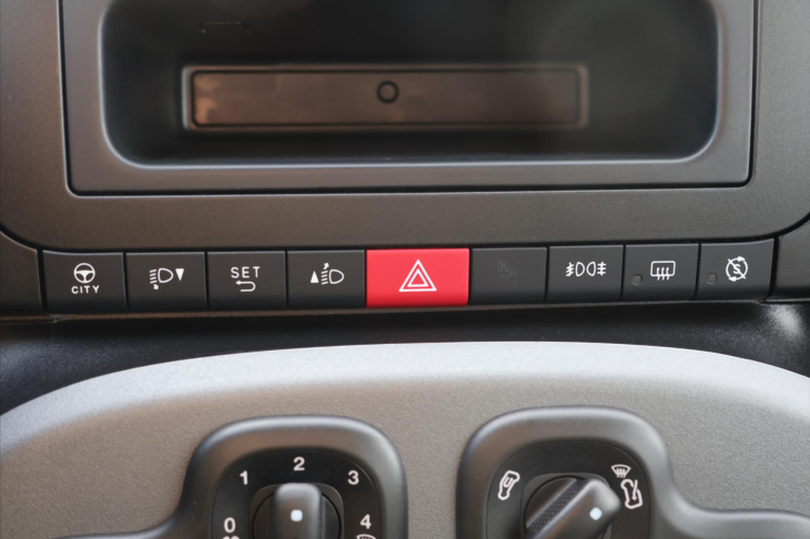 Fiat Panda 1,0 i Hybrid Cross Klima DPH