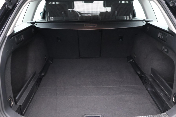 Volkswagen Passat 2,0 110kW BMT DSG Business Variant