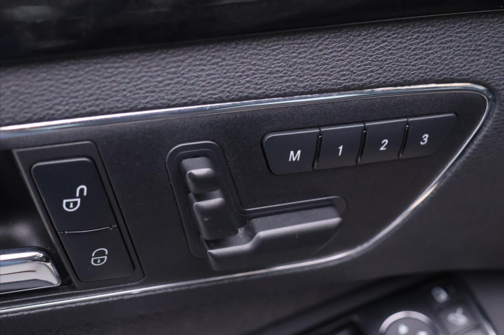 Mercedes-Benz Třídy E 3,0 300CDI 150kW Aut. Kůže
