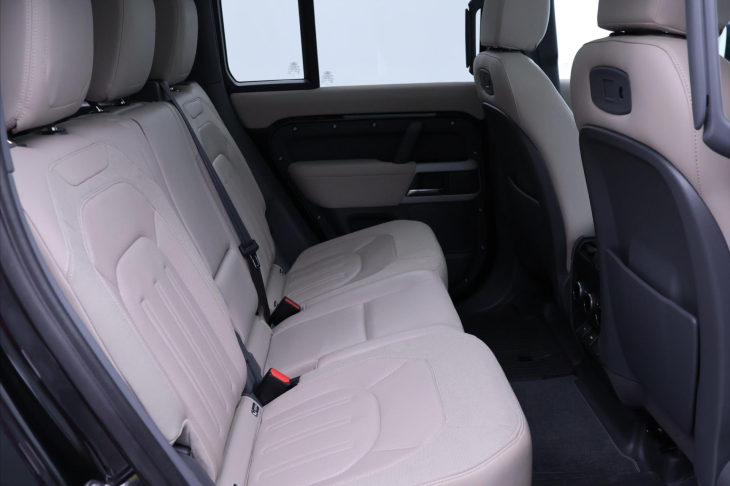 Land Rover Defender 2,0 D240 177kW Aut. AWD Tažné