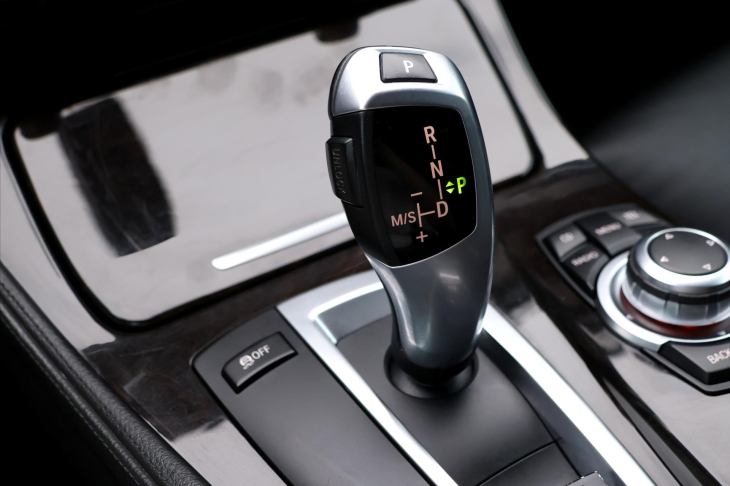 BMW Řada 5 3,0 535i 225kW Aut.klima Kůže