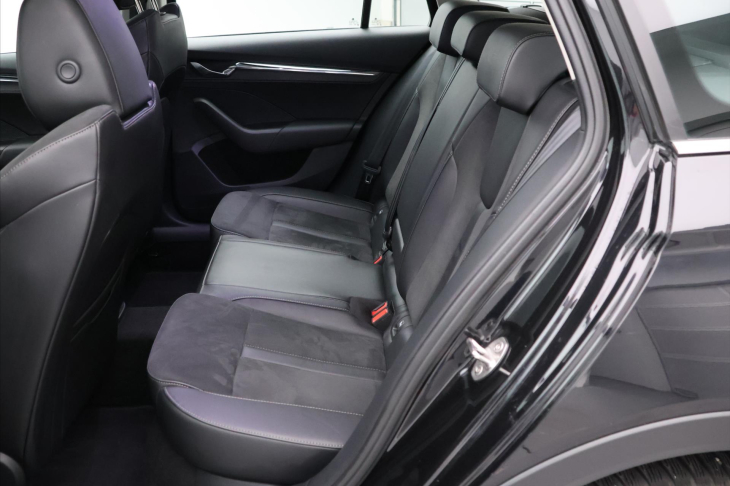 Škoda Octavia 2,0 TDI 147kW Scout HUD Matrix