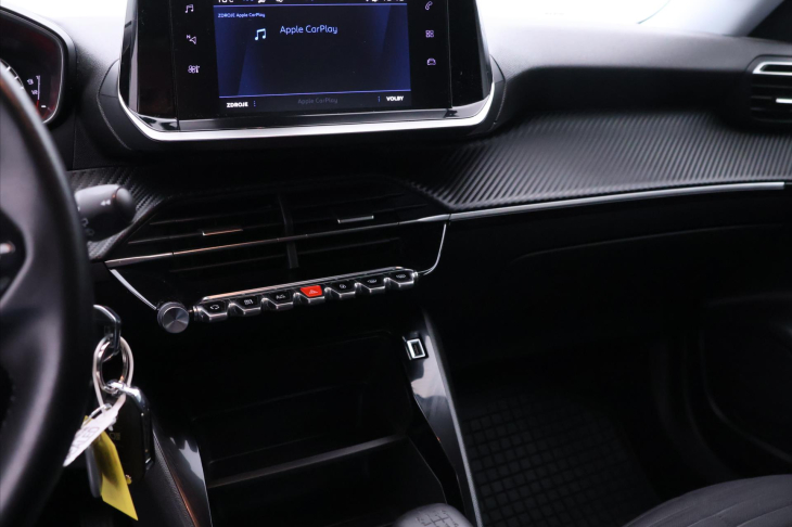 Peugeot 2008 1,2 PT 74kW CZ Klima ACTIVE