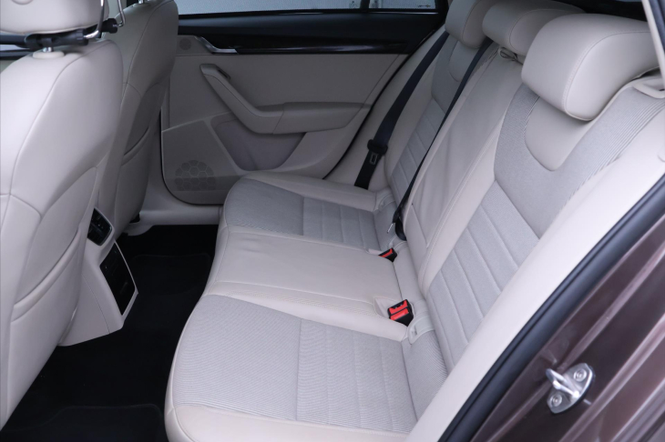 Škoda Octavia 1,8 TSI DSG Elegance4x4 Canton