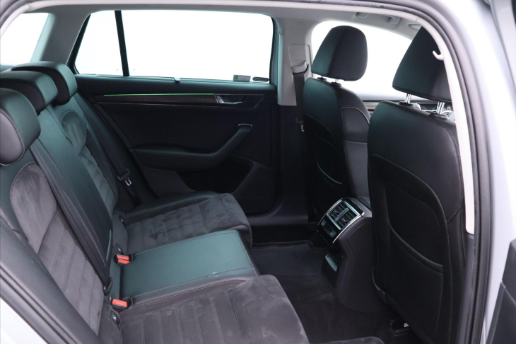 Škoda Superb 2,0 TDI 140kW DSG Scout 4x4 CZ