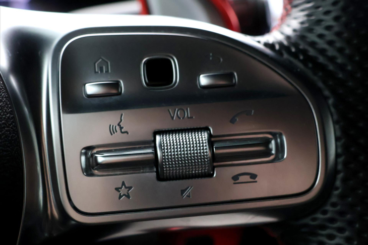 Mercedes-Benz CLA 2,0 35 AMG 225kW 4MATIC CZ