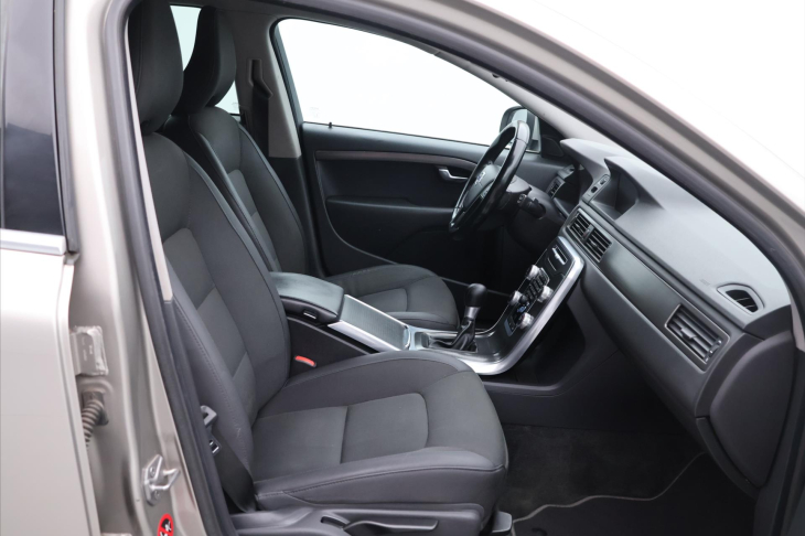 Volvo V70 2,0 D3 100kW Kinetic Dynamic DPH