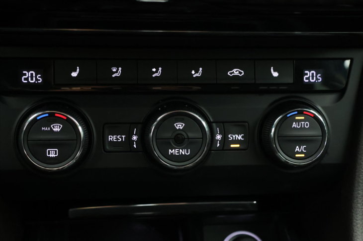 Škoda Superb 2,0 TDI 140kW L&K DSG 4x4 CZ