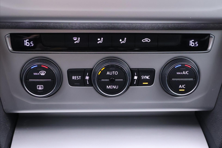 Volkswagen Passat 1,6 TDI Comfortline Navi DPH