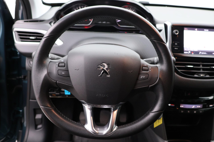 Peugeot 2008 1,2 PT 110k Active Klima CZ