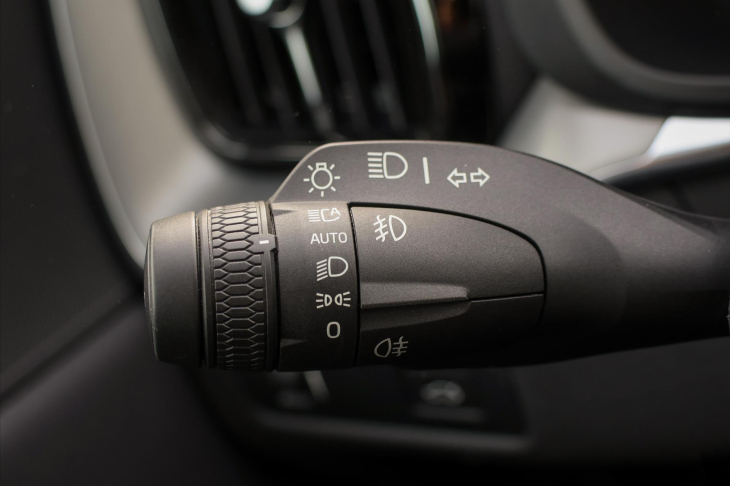 Volvo XC60 2,0 B5 183kW AWD Summum DPH