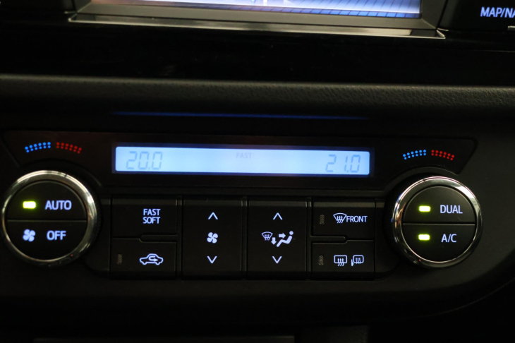 Toyota Corolla 1,6 VVT-i 97 kW CZ Ser.kniha