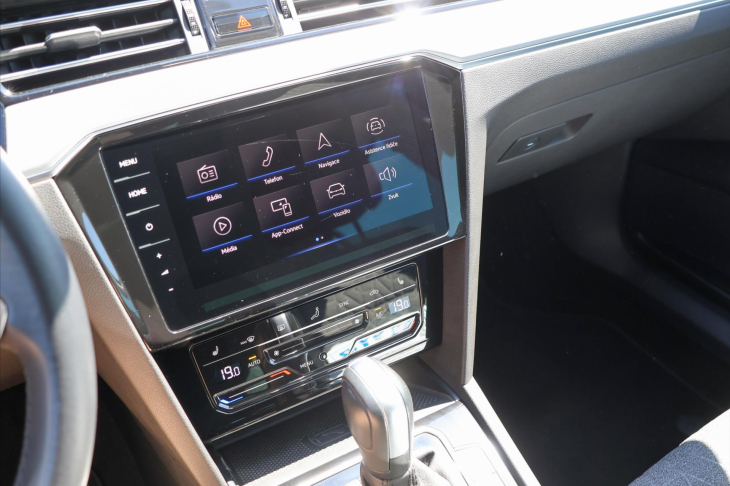 Volkswagen Passat 2,0 TDI DSG Matrix Virtual DPH