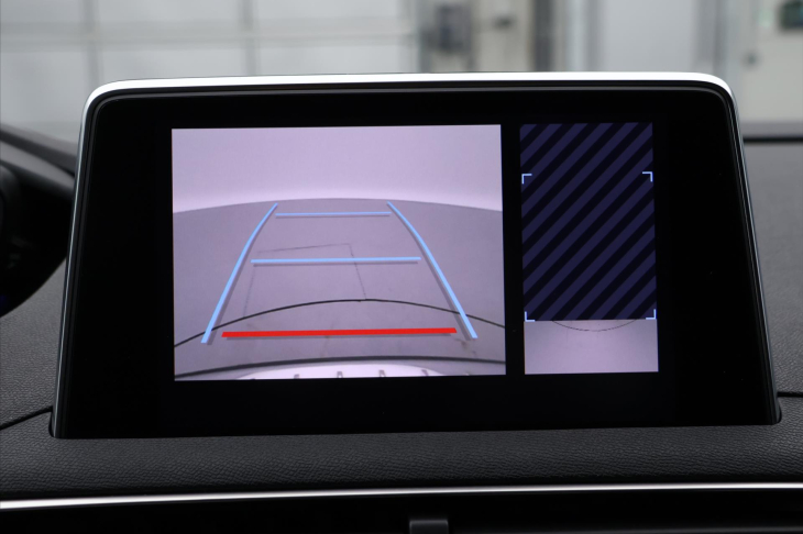 Peugeot 5008 2,0 HDI 110kW GT line LED Navi