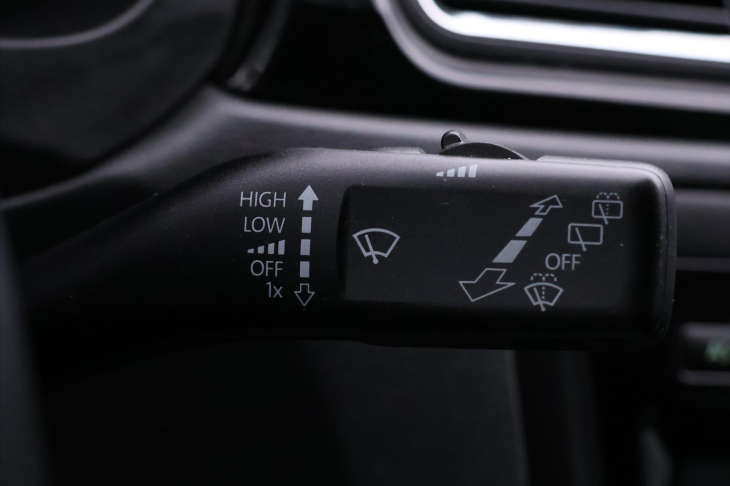 Škoda Rapid 1,4 TSI 90kW DSG Elegance Xenon