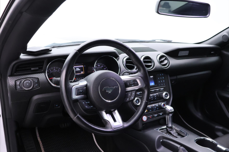 Ford Mustang 3,7 V6 225kW Automat Xenon