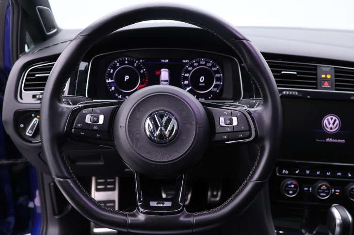 Volkswagen Golf 2,0 TSI R 228kW 4M DSG Virtual