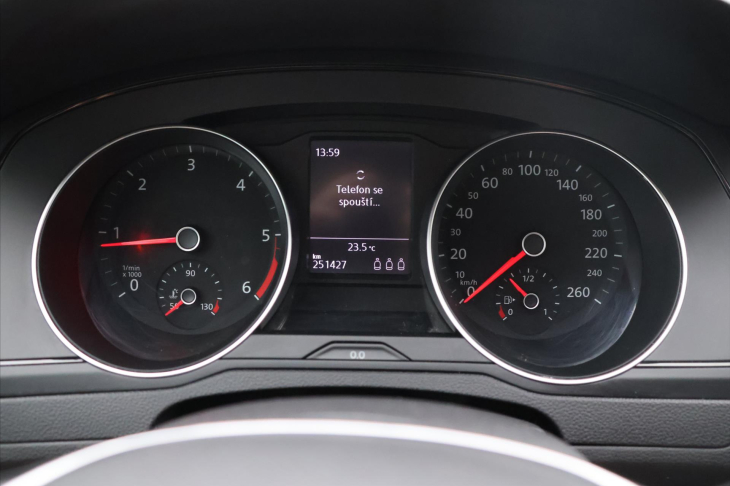 Volkswagen Passat Variant 2,0 TDI 110kW Highline Klima