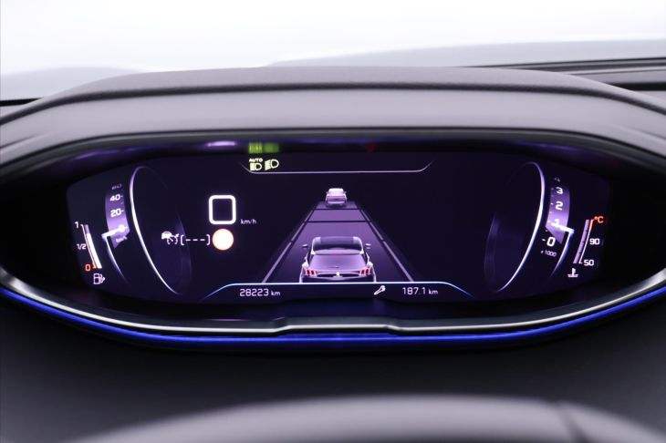 Peugeot 5008 1,2 PT 96kW Allure 7.Míst DPH