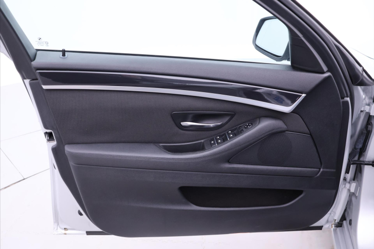 BMW Řada 5 3,0 530d xDrive 190kW