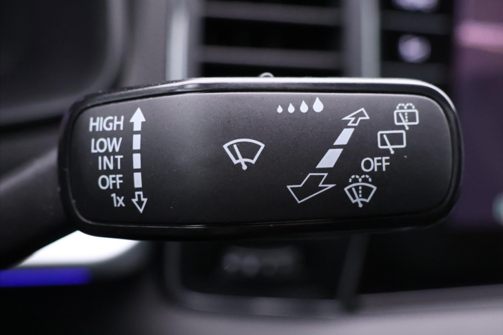 Škoda Karoq 1,0 TSI Style DPH LED Panorama