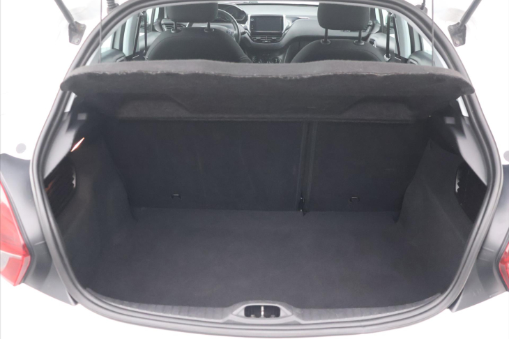 Peugeot 208 1,2 PureTech Klima CZ 1.Maj.
