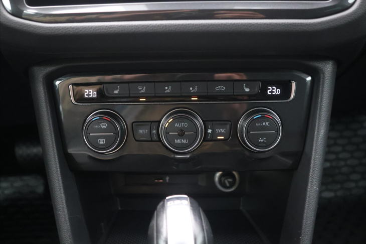 Volkswagen Tiguan 1,5 TSI 110kW DSG R-Line 1.Maj
