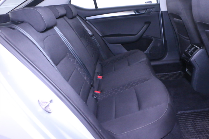 Škoda Superb 1,6 TDI Aut.klima Xenon CZ