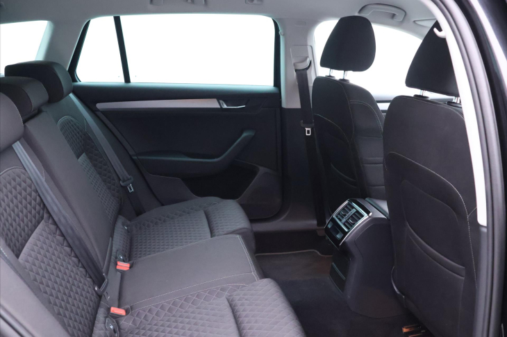 Škoda Superb 2,0 TDI 110kW Style Combi DPH