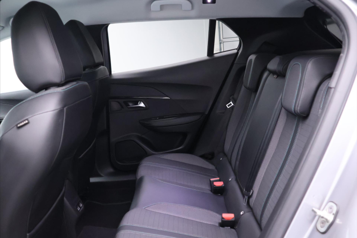 Peugeot 2008 1,2 PT Allure LED 1.Maj DPH